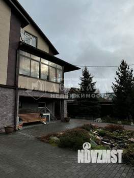 Дом 196м², 3-этажный, участок 13 сот.  