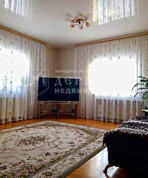 Дом 250м&sup2;, 3-этажный, участок 13 сот.  