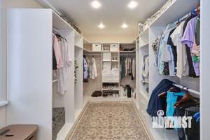 Дом 307м², 3-этажный, участок 10 сот.  