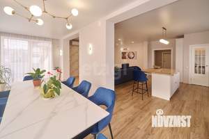 Дом 307м², 3-этажный, участок 10 сот.  