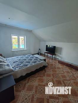 Коттедж 211м&sup2;, 3-этажный, участок 7 сот.  