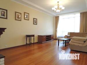 Коттедж 329м², 4-этажный, участок 1 сот.  