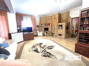 Коттедж 300м&sup2;, 3-этажный, участок 17 сот.  