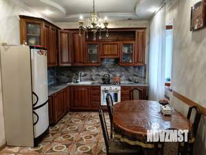 Дом 220м², 2-этажный, участок 10 сот.  