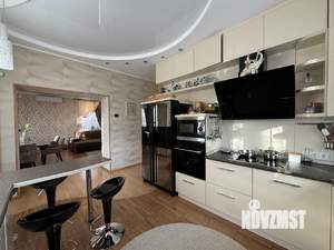 Коттедж 495м&sup2;, 3-этажный, участок 16 сот.  