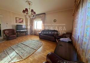 Дом 205м², 3-этажный, участок 10 сот.  