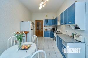 Дом 194м², 2-этажный, участок 15 сот.  