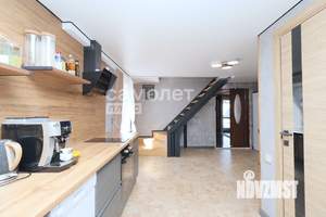 Дом 145м&sup2;, 3-этажный, участок 5 сот.  