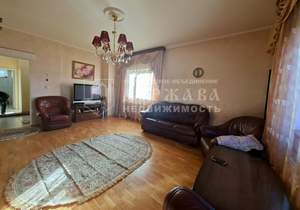 Дом 205м², 3-этажный, участок 10 сот.  