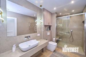 Дом 307м², 3-этажный, участок 10 сот.  