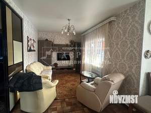 Дом 196м², 3-этажный, участок 13 сот.  