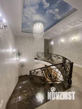 Коттедж 364м², 3-этажный, участок 10 сот.  
