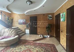 Дом 330м&sup2;, 3-этажный, участок 13 сот.  