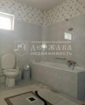 Дом 250м&sup2;, 3-этажный, участок 13 сот.  
