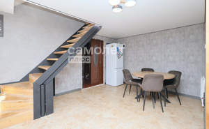 Дом 145м&sup2;, 3-этажный, участок 5 сот.  