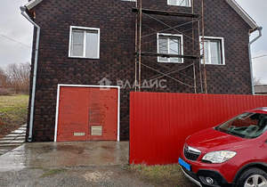 Дом 184м², 3-этажный, участок 16 сот.  