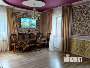 Дом 220м², 2-этажный, участок 10 сот.  