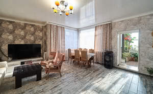 Дом 376м&sup2;, 3-этажный, участок 10 сот.  