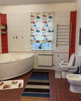 Дом 301м², 3-этажный, участок 10 сот.  