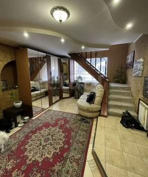 Дом 330м&sup2;, 3-этажный, участок 13 сот.  