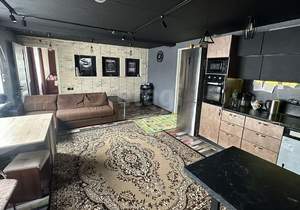 Дом 300м&sup2;, 2-этажный, участок 10 сот.  