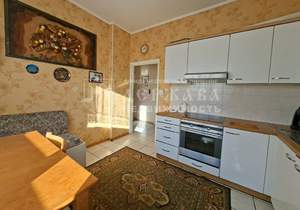 Дом 205м², 3-этажный, участок 10 сот.  