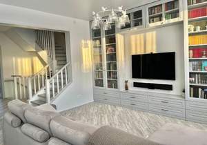 Дом 238м&sup2;, 2-этажный, участок 1 сот.  