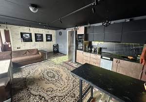 Дом 300м&sup2;, 2-этажный, участок 10 сот.  