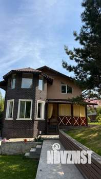 Коттедж 330м², 3-этажный, участок 10 сот.  