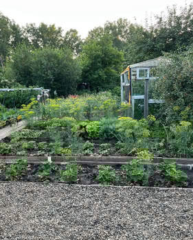 Дом 24м&sup2;, 2-этажный, участок 4 сот.  