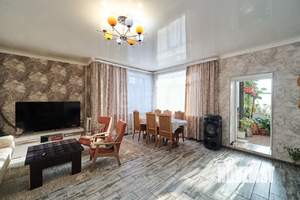 Дом 376м&sup2;, 3-этажный, участок 10 сот.  