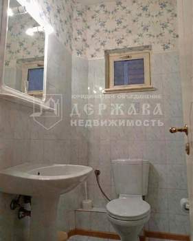 Дом 250м&sup2;, 3-этажный, участок 13 сот.  