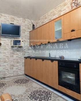 Дом 250м&sup2;, 3-этажный, участок 13 сот.  