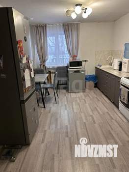 Дом 100м&sup2;, 2-этажный, участок 12 сот.  