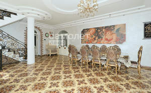 Дом 600м², 3-этажный, участок 7 сот.  