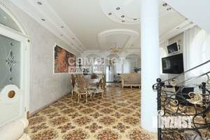 Коттедж 600м², 3-этажный, участок 7 сот.  