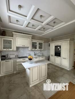 Коттедж 550м², 3-этажный, участок 15 сот.  