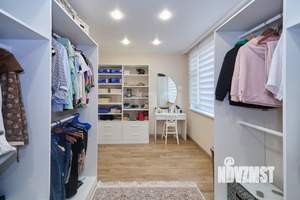 Дом 307м², 3-этажный, участок 10 сот.  