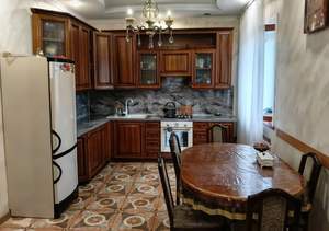 Дом 220м², 2-этажный, участок 10 сот.  