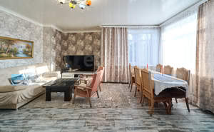 Дом 376м&sup2;, 3-этажный, участок 10 сот.  