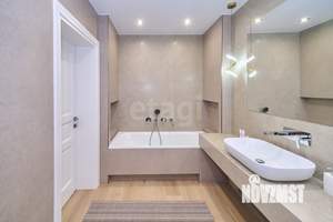 Дом 307м², 3-этажный, участок 10 сот.  