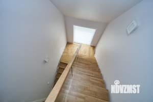 Дом 307м², 3-этажный, участок 10 сот.  