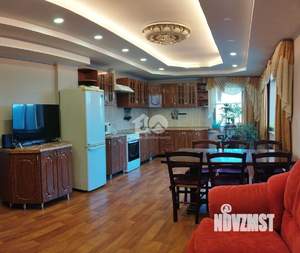 Дом 266м&sup2;, 2-этажный, участок 25 сот.  