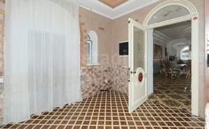 Дом 600м², 3-этажный, участок 8 сот.  