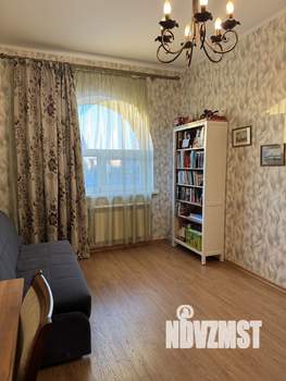 Коттедж 301м², 2-этажный, участок 10 сот.  