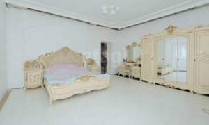 Дом 600м&sup2;, 3-этажный, участок 8 сот.  