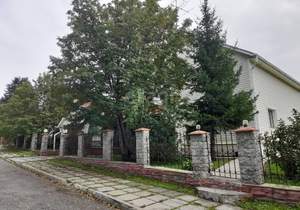 Дом 250м², 3-этажный, участок 15 сот.  