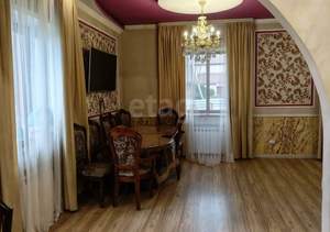 Дом 220м², 2-этажный, участок 10 сот.  