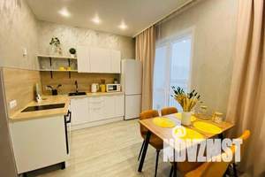 1-к квартира, посуточно, 37м2, 9/16 этаж