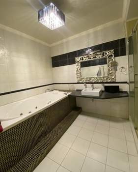 5-к квартира, на длительный срок, 300м2, 3/3 этаж